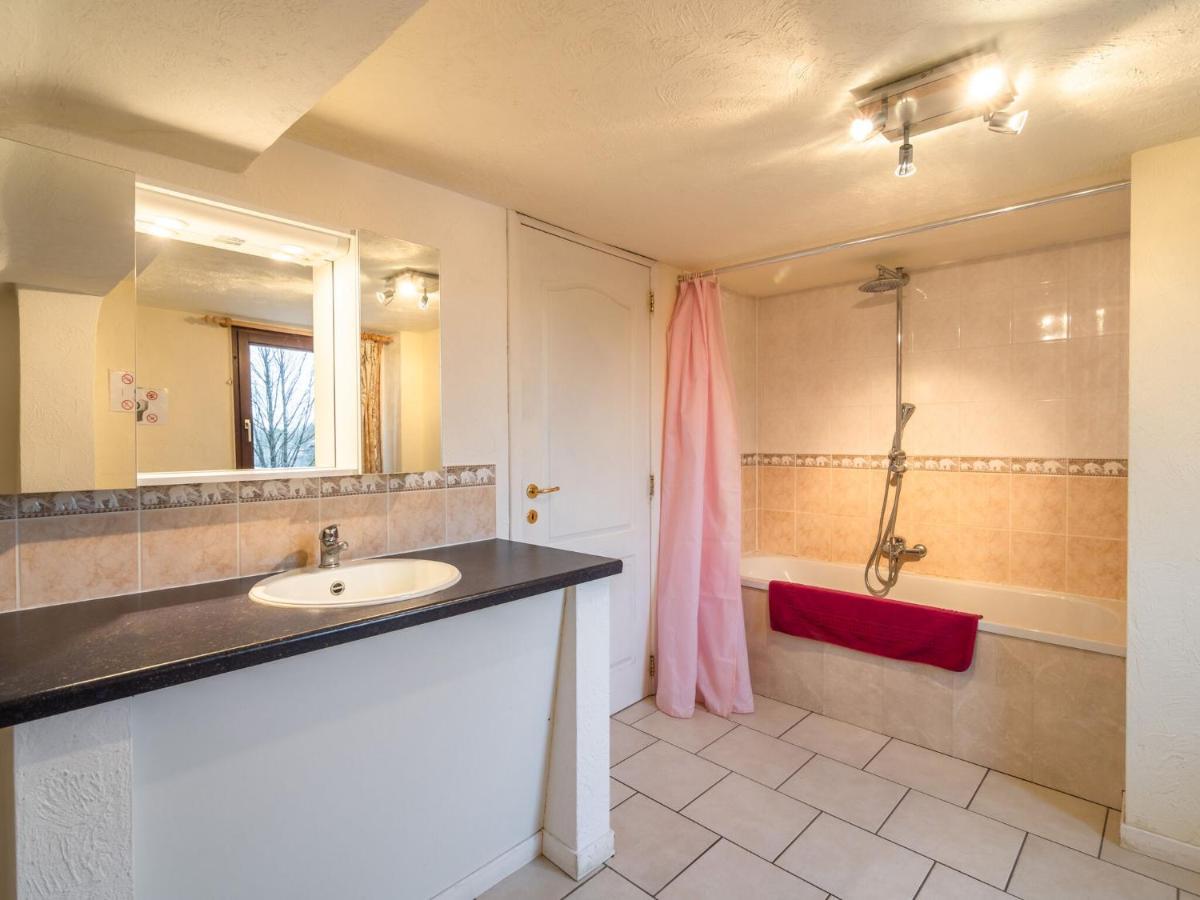Modern Holiday Home In Sourbrodt With Private Pool Weismes Buitenkant foto