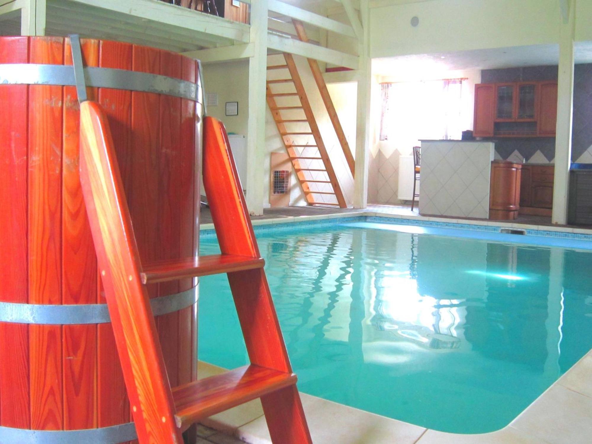 Modern Holiday Home In Sourbrodt With Private Pool Weismes Buitenkant foto