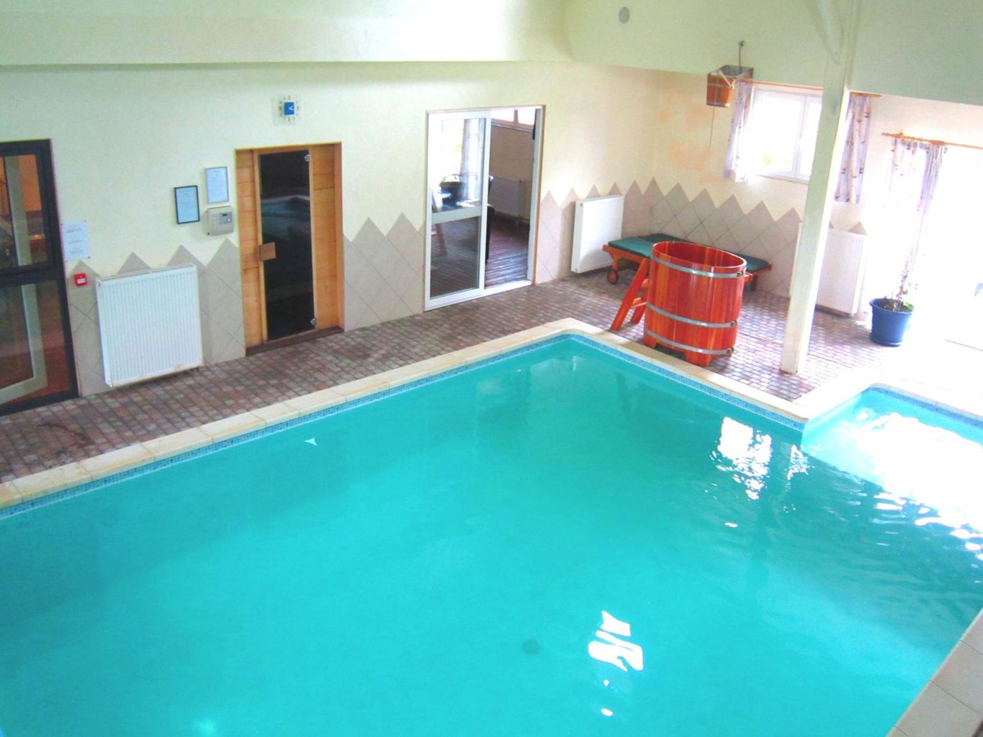 Modern Holiday Home In Sourbrodt With Private Pool Weismes Buitenkant foto